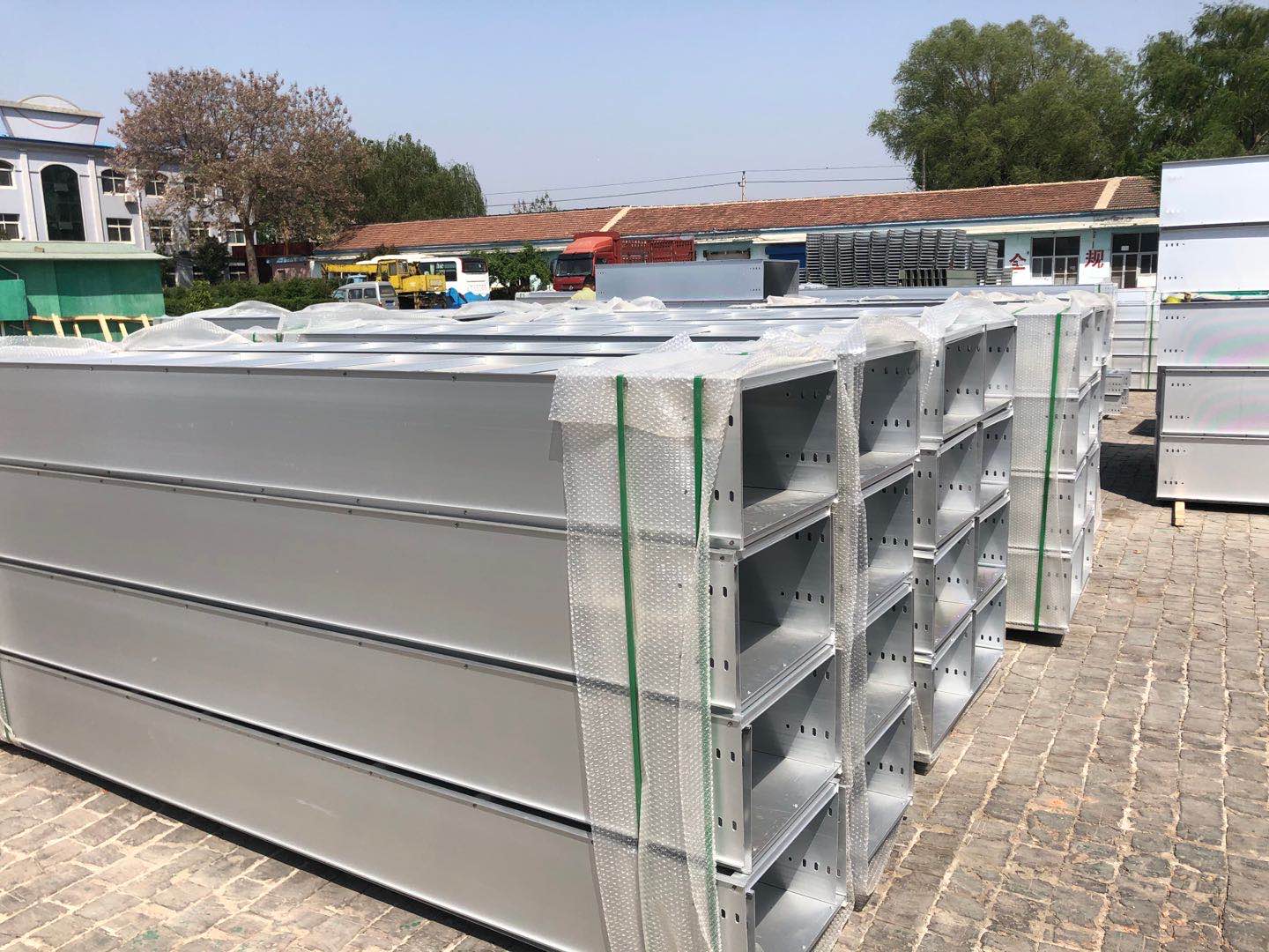 槽式鋁合金電纜橋架 槽式鋁合金電纜橋架